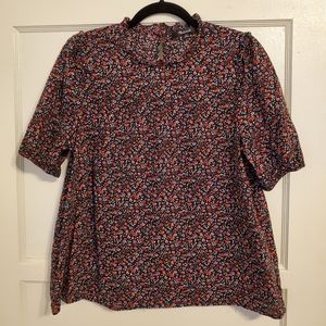 Madewell black and floral blouse. Ruffle detail,puff sleeve. Size M. EUC